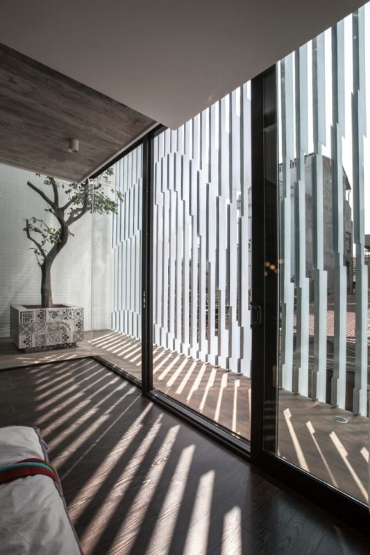 Trần Nhôm Tấm Tổ Ong Âu Việt